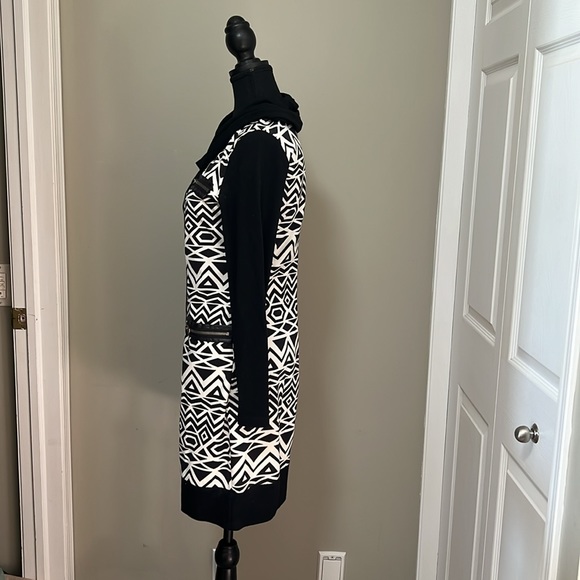 Black and white patterned dress - Picture 3 of 6